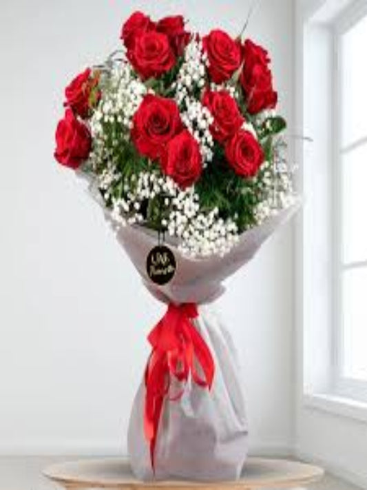 12 Red with baby breath